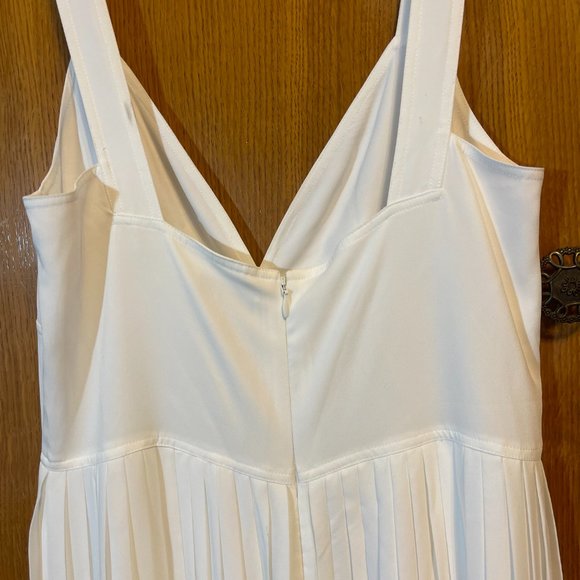 Vince Women's Pleated Jumpsuit - Picture 5 of 9